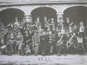 Banda di Baceno in festa con  il Parroco